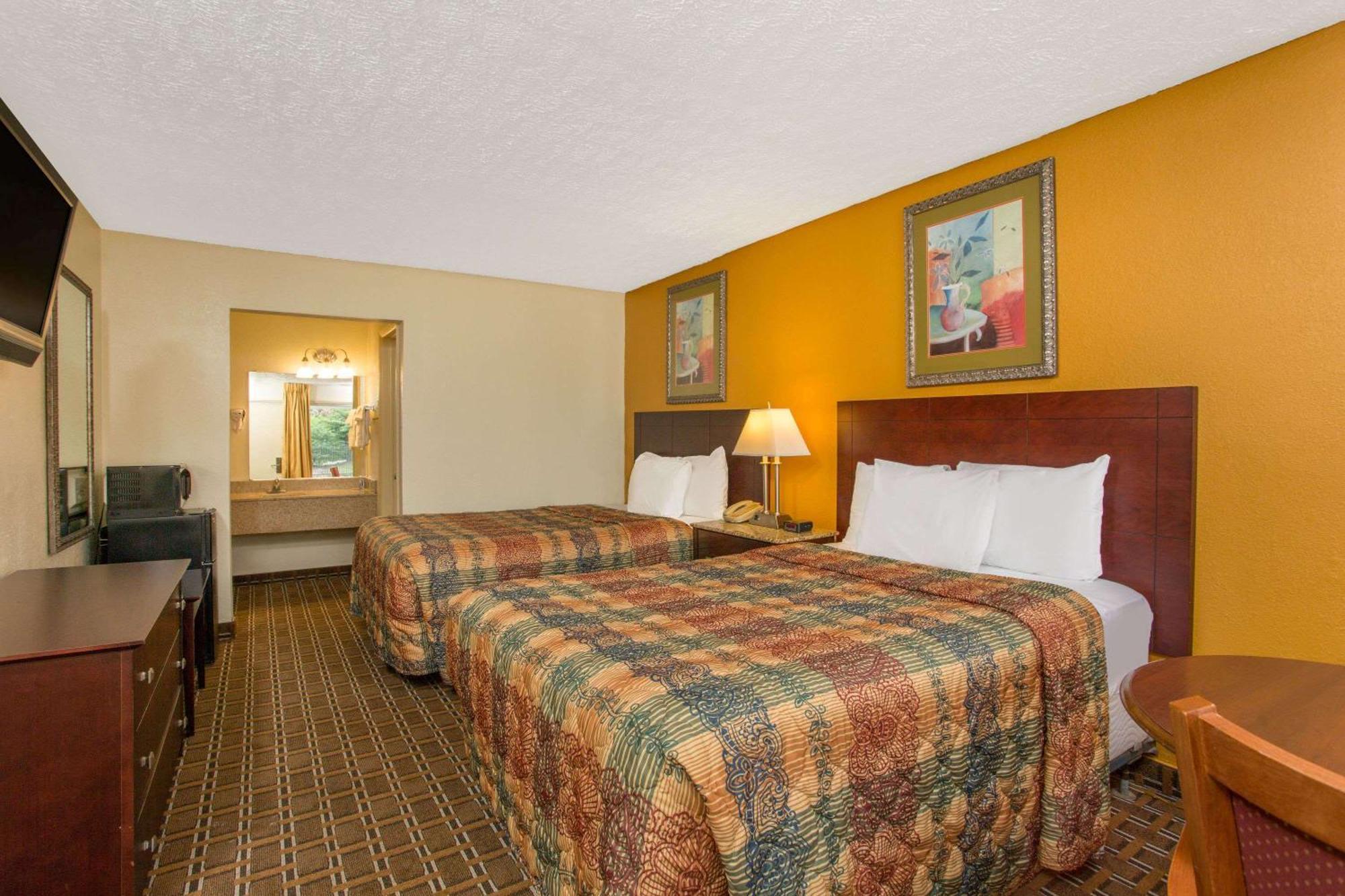Days Inn By Wyndham Chester Zewnętrze zdjęcie