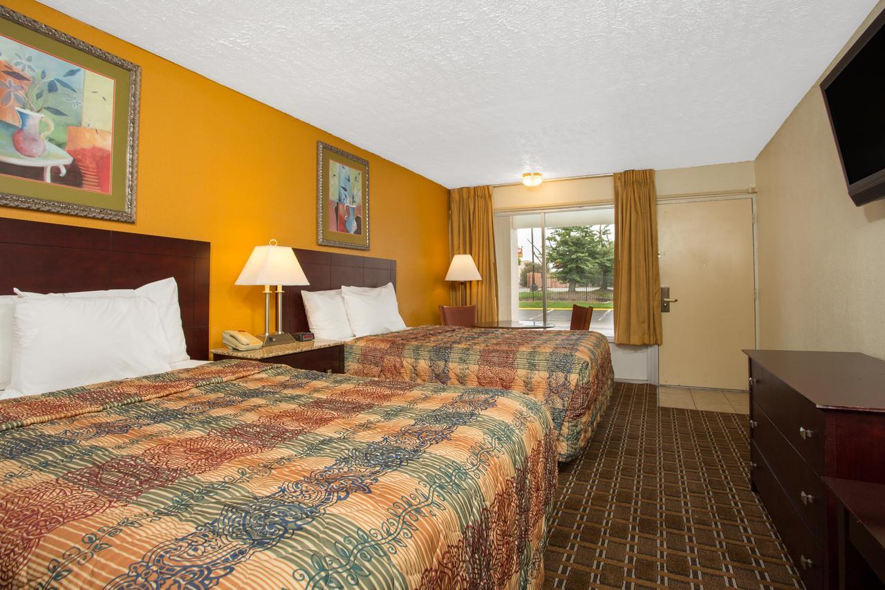 Days Inn By Wyndham Chester Zewnętrze zdjęcie