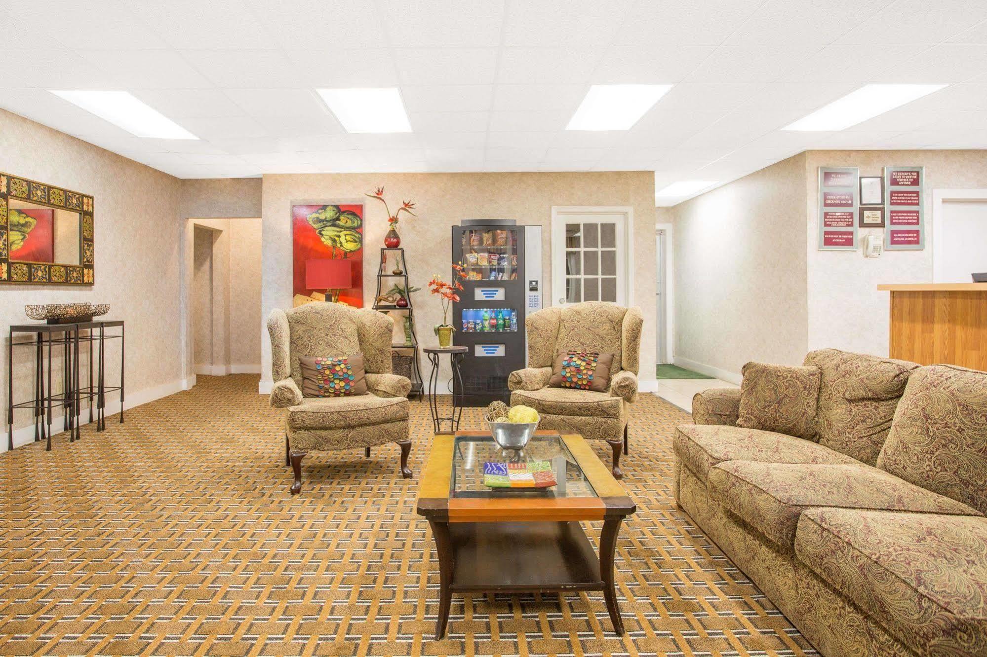 Days Inn By Wyndham Chester Zewnętrze zdjęcie
